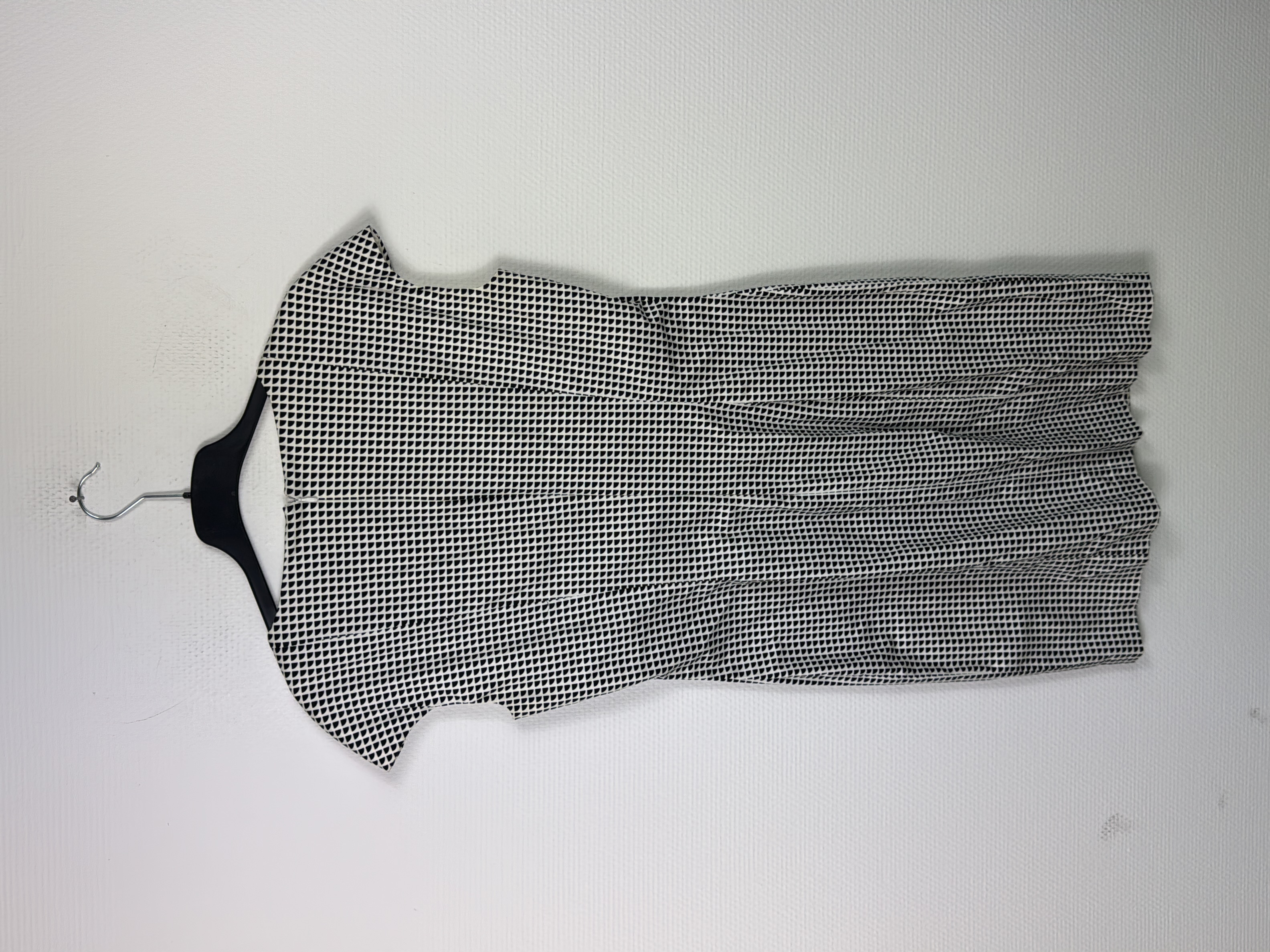 Robe Armani jeans noire blanche motifs graphiques 4XL/48/20 Très bon état - Vue 4 - 